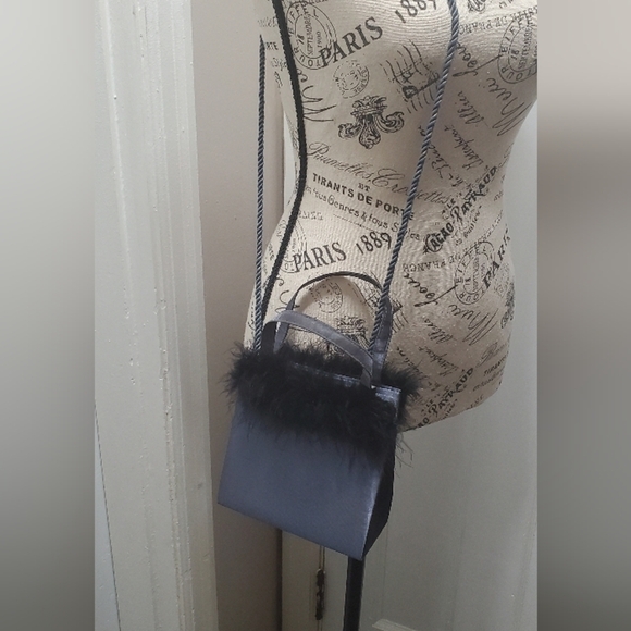 Grey Feather Top Handbag. 🌴 - Picture 4 of 4